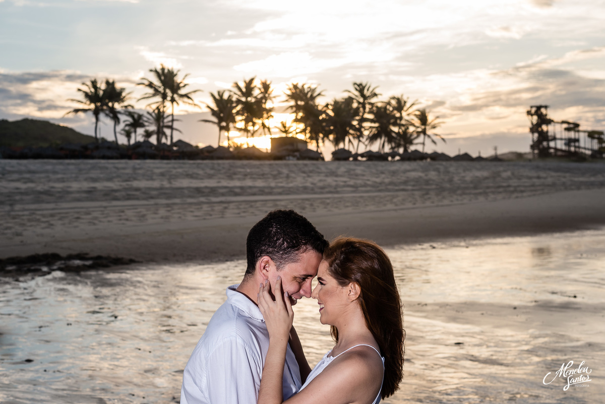 Ensaio Externo na praia do Japão  por Fotógrafo de casamento Meneleu Santos