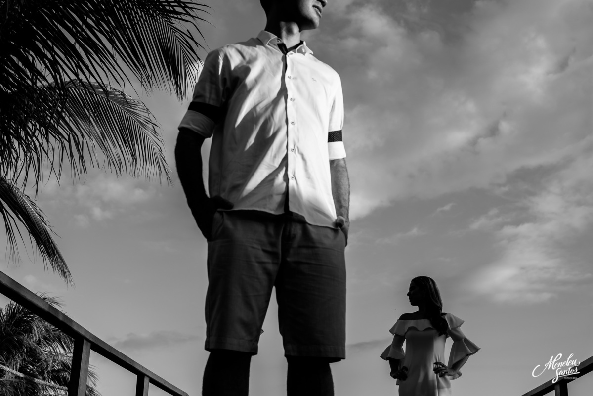 Ensaio de casal realizado na Praia do Aquiraz Riviera Dom Pedro Laguna por Fotógrafo de casamento em Fortaleza Meneleu Santos