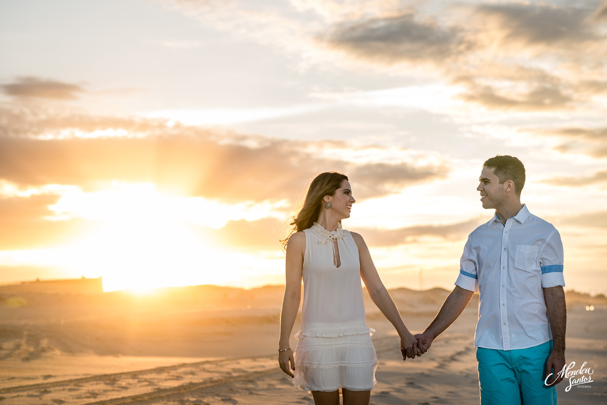 Ensaio de casal realizado na Praia do Aquiraz Riviera Dom Pedro Laguna por Fotógrafo de casamento em Fortaleza Meneleu Santos