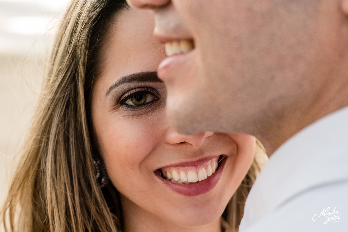 Ensaio de casal realizado na Praia do Aquiraz Riviera Dom Pedro Laguna por Fotógrafo de casamento em Fortaleza Meneleu Santos