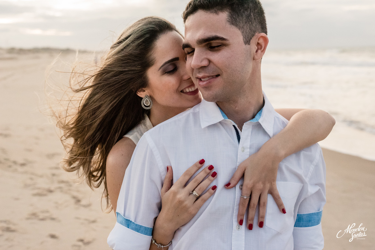 Ensaio de casal realizado na Praia do Aquiraz Riviera Dom Pedro Laguna por Fotógrafo de casamento em Fortaleza Meneleu Santos