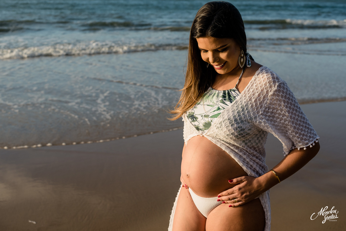 Book de grávida na praia  por Fotógrafo de gestantes Meneleu Santos