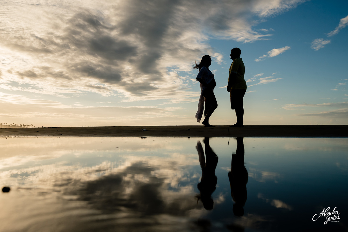 Book de grávida na praia  por Fotógrafo de gestantes Meneleu Santos
