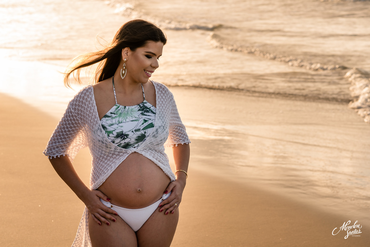 Book de grávida na praia  por Fotógrafo de gestantes Meneleu Santos