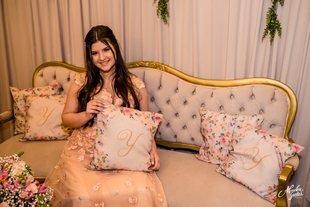 Aniversário de 15 anos no buffet Royal Gourmet em Fortaleza por Fotógrafo  de debutantes  meneleu santos