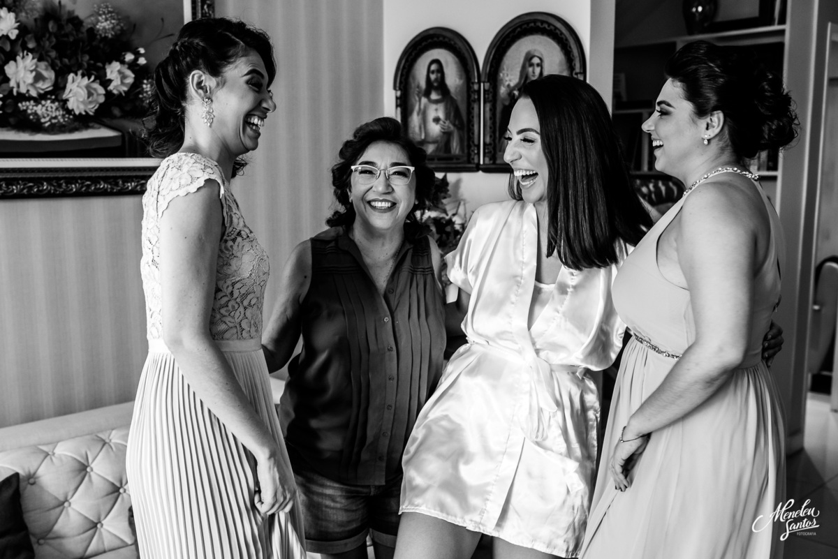making of da noiva com as madrinhas por fotógrafo de casamento em fortaleza Meneleu Santos
