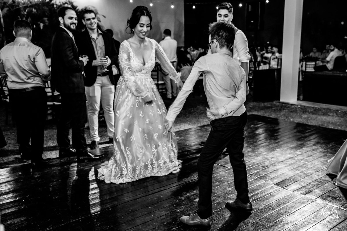 Fotografia de casamento no buffet Le Jardin por Fotógrafo de casamento em Fortaleza Meneleu Santos