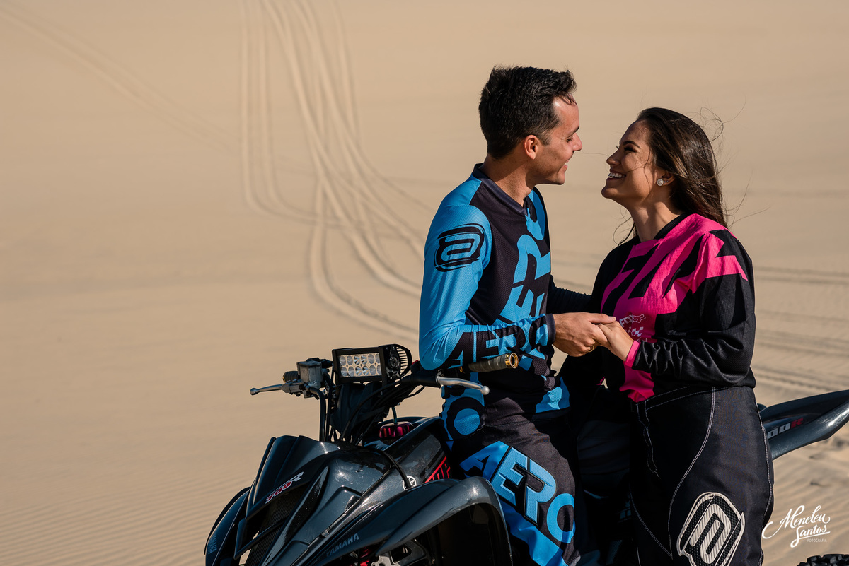 Pre wedding nas Dunas do porto das dunas com fotografo de casamento em fortaleza Meneleu Santos