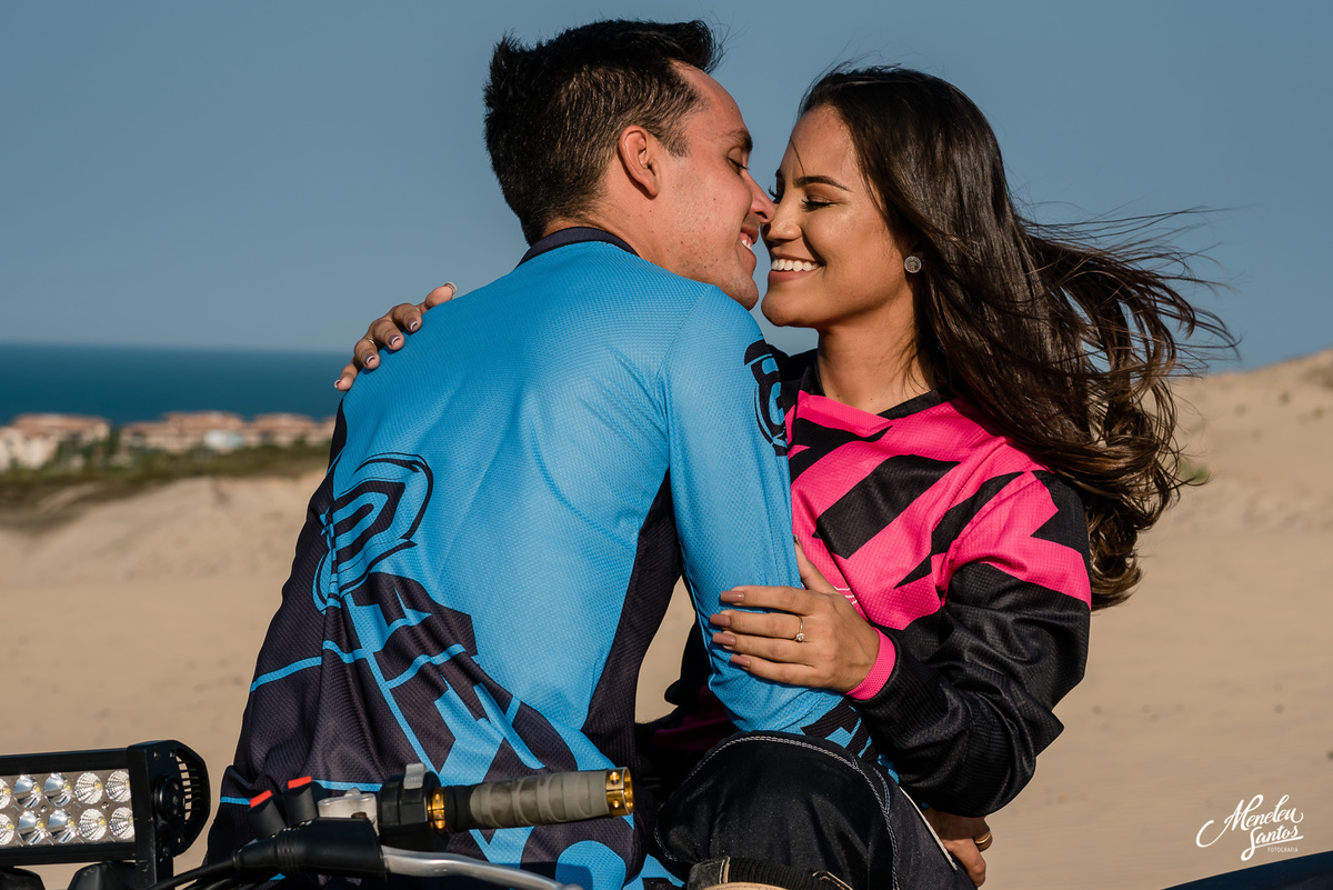Pre wedding nas Dunas do porto das dunas com fotografo de casamento em fortaleza Meneleu Santos