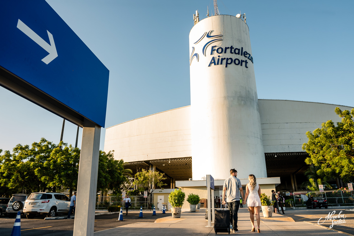 Ensaio externo no aeroporto internacional de fortaleza por fotografo de casamento meneleu santos