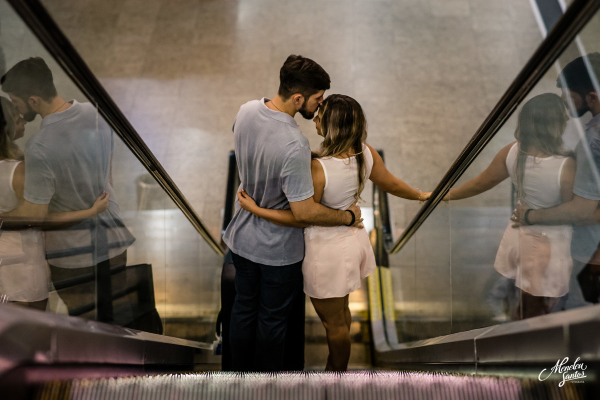 Idas e vindas do casal no aeroporto internacional de fortaleza por fotografo de casamento meneleu santos