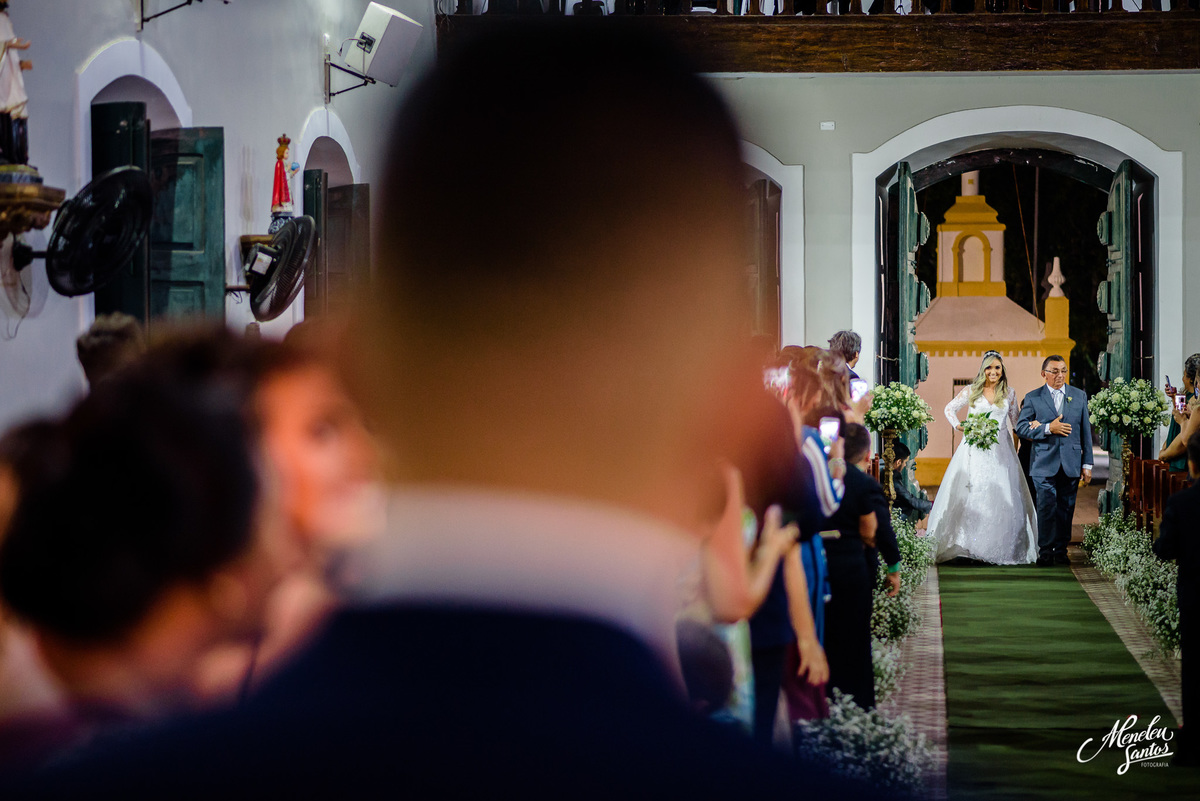 Casamento na igreja matriz de aquiraz-ce por fotógrafo de casamento meneleu santos