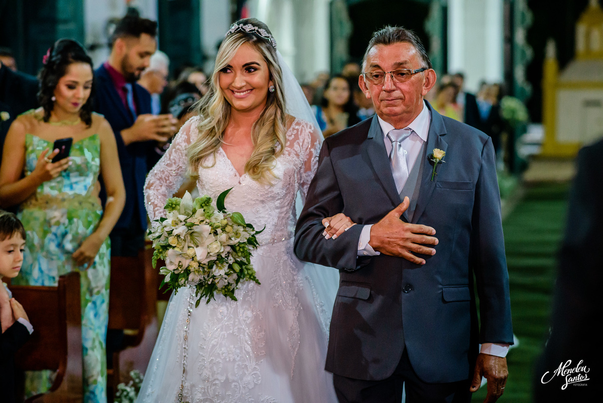 Casamento na igreja matriz de aquiraz-ce por fotógrafo de casamento meneleu santos