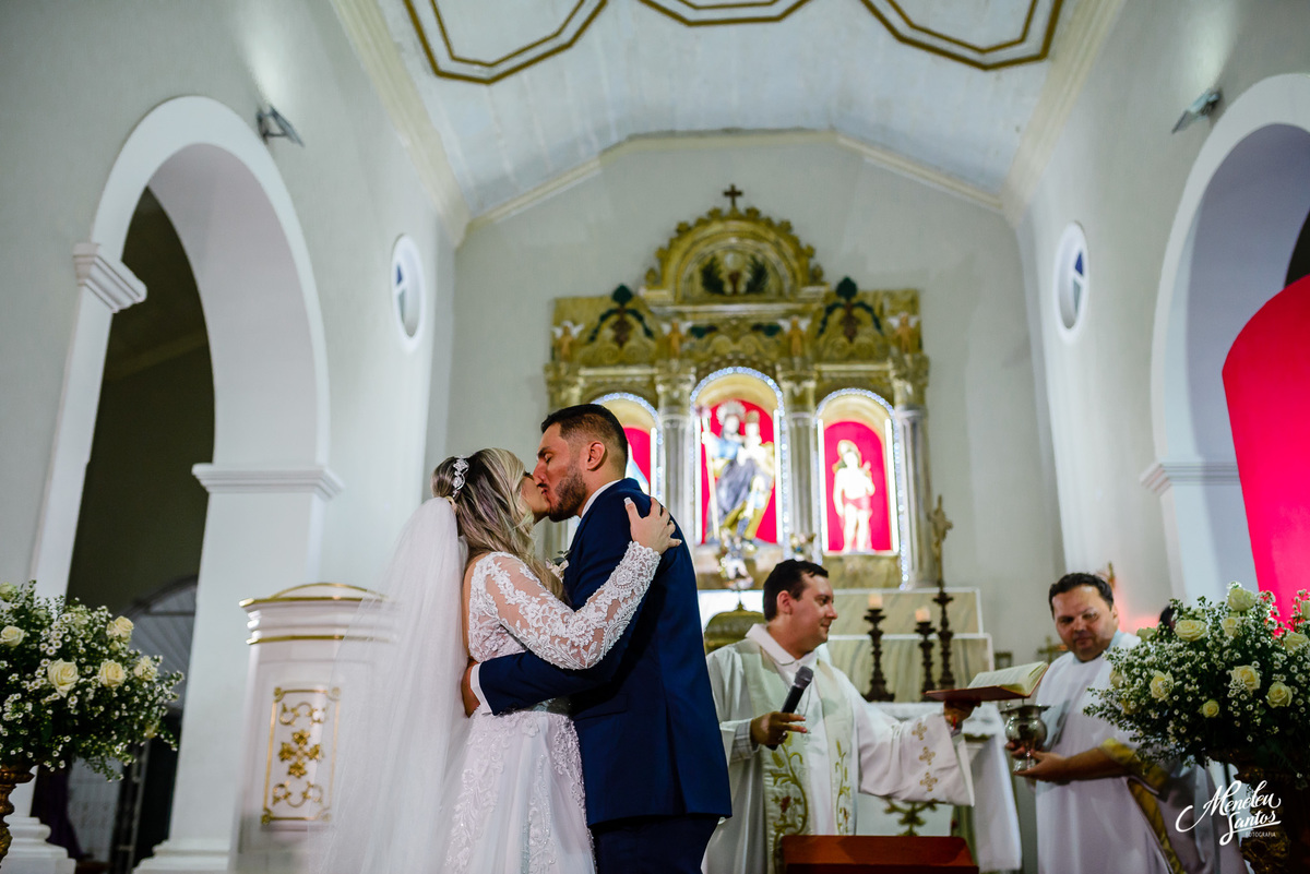 Casamento na igreja matriz de aquiraz-ce por fotógrafo de casamento meneleu santos