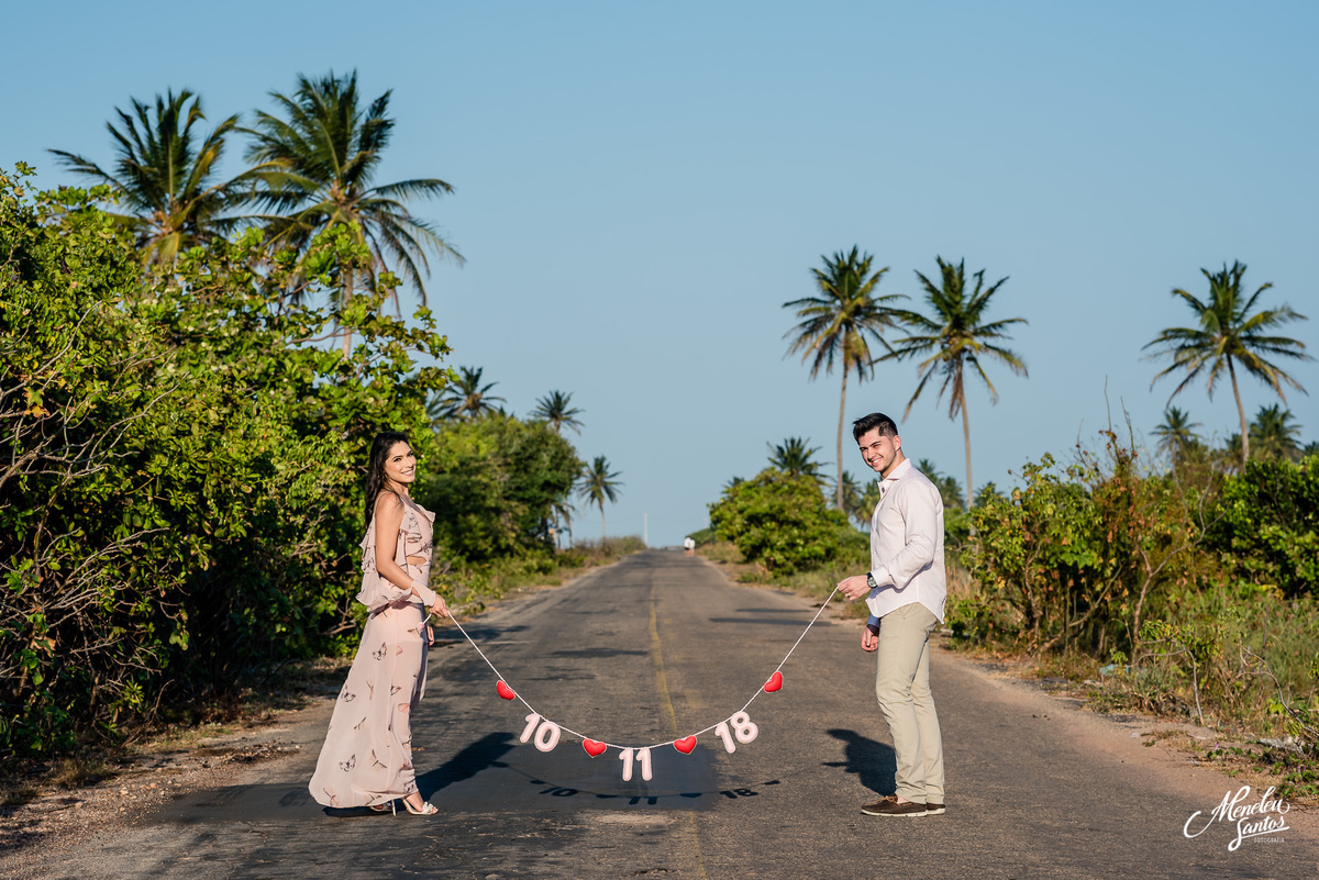 Ensaio de casal na praia do paracuru-ce pro fotografo em fortaleza Meneleu Santos