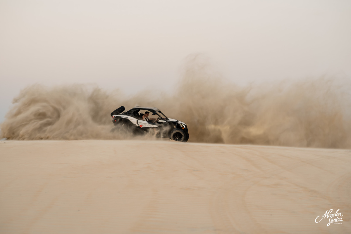 Ensaio de casal na praia do paracuru-ce pro fotografo em fortaleza Meneleu Santos