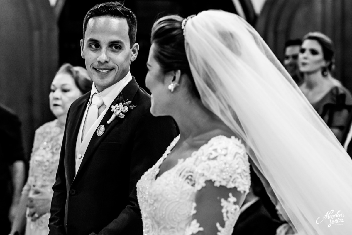 Cerimonia religiosa na capela São João Eudes por fotografo de casamento em fortaleza meneleu santos