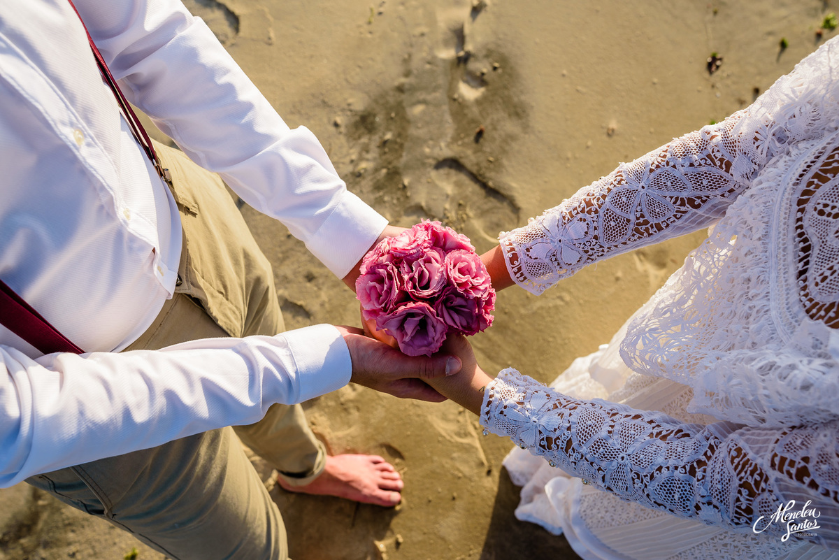 fotografia de elopement na praia com fotografo de casamento meneleu santos