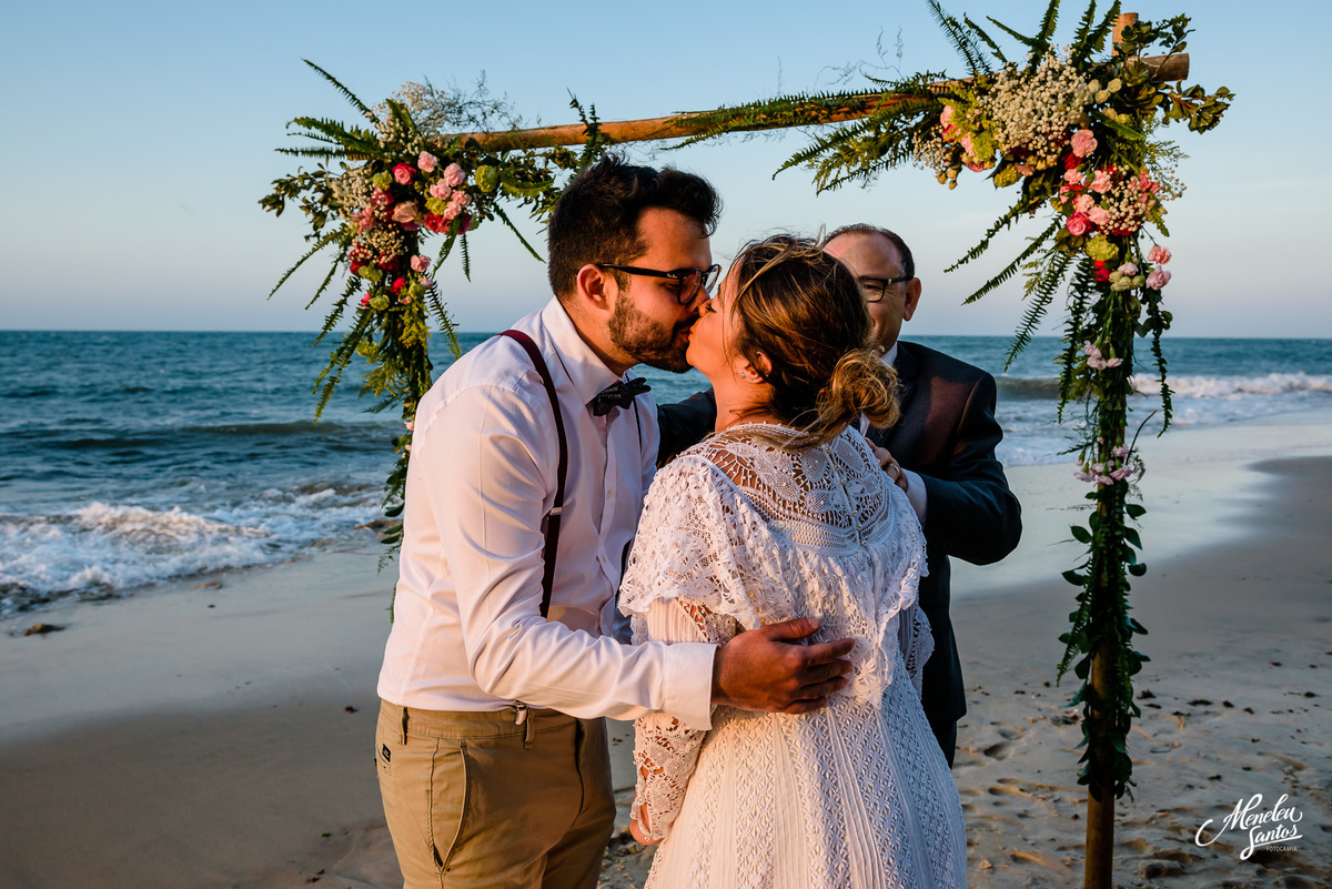 fotografia de elopement na praia com fotografo de casamento meneleu santos