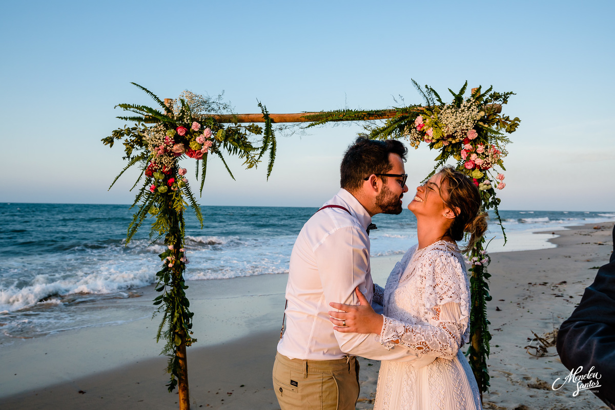 fotografia de elopement na praia com fotografo de casamento meneleu santos