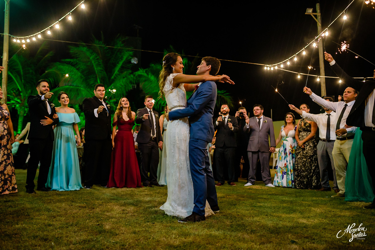 Casamento no Porto das Dunas com  Fotógrafo de casamento meneleu santos