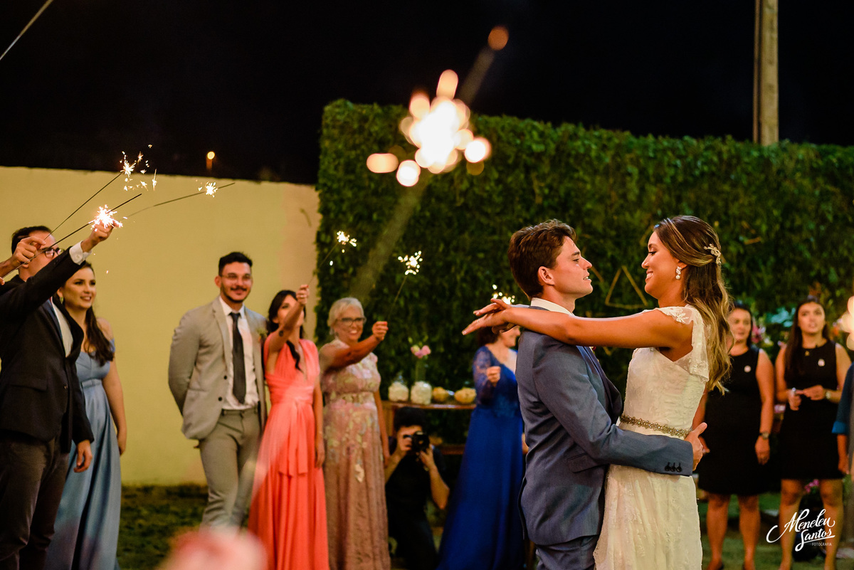 Casamento no Porto das Dunas com  Fotógrafo de casamento meneleu santos