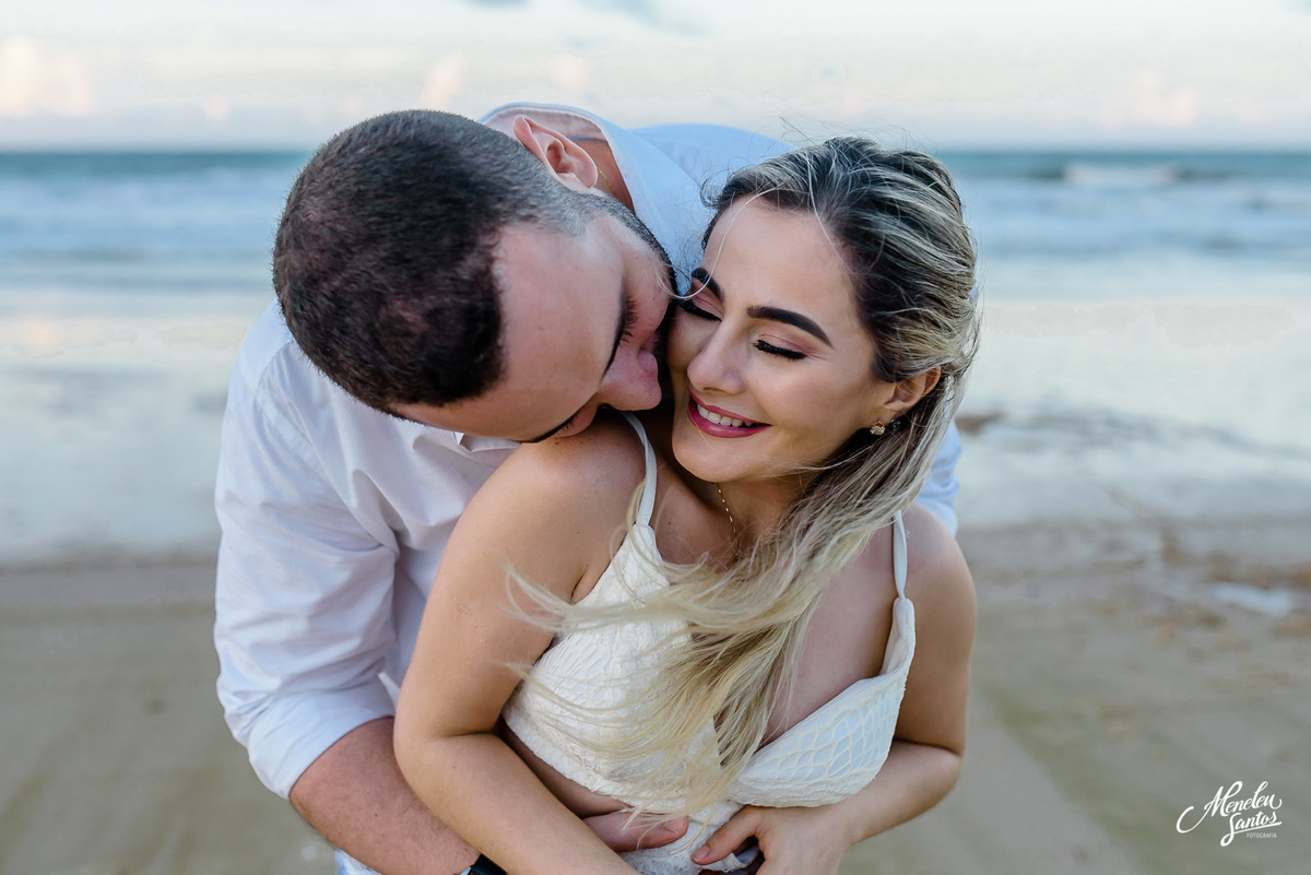 Ensaio externo na praia do Cumbuco por Fotógrafo em fortaleza Meneleu Santos