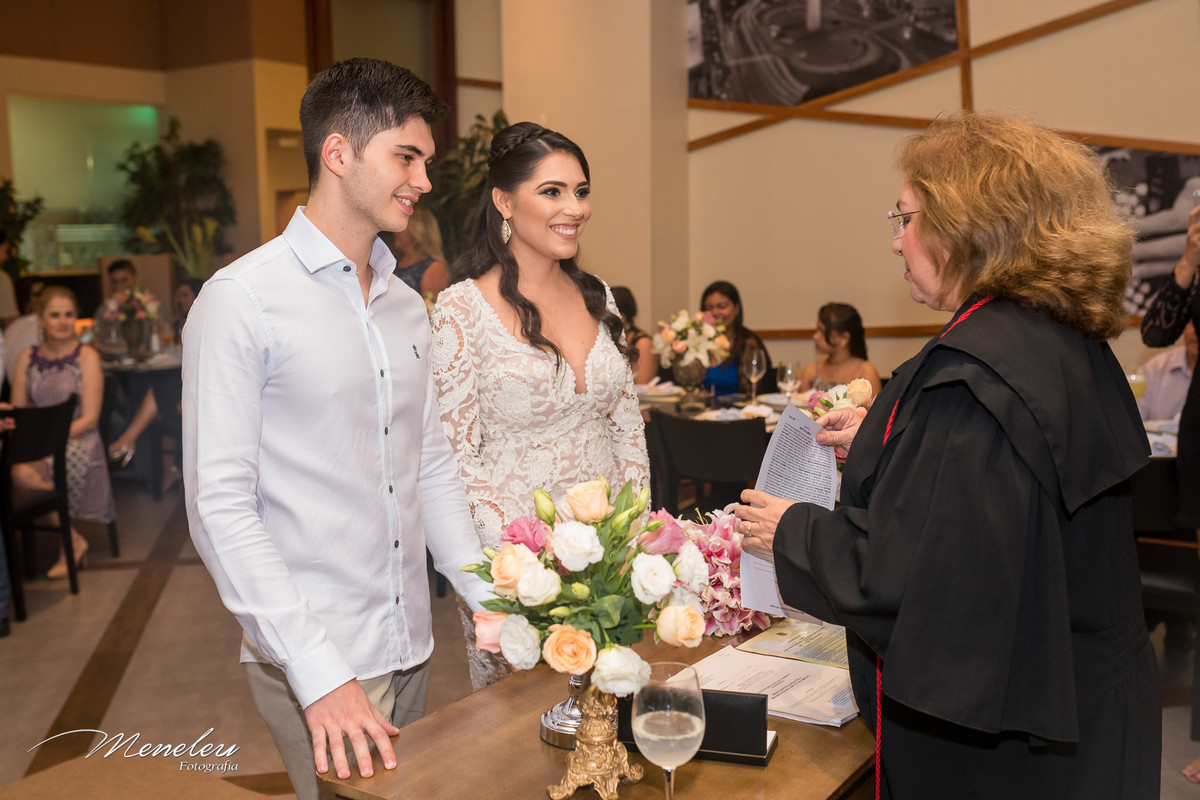 Lindo casamento civil da Nayana e Breno realizado no restaurante Cabaña Del Primo no Shopping Rio Mar em Fortaleza-CE.