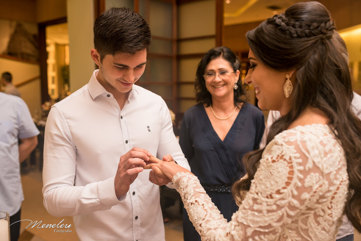 Lindo casamento civil da Nayana e Breno realizado no restaurante Cabaña Del Primo no Shopping Rio Mar em Fortaleza-CE.
