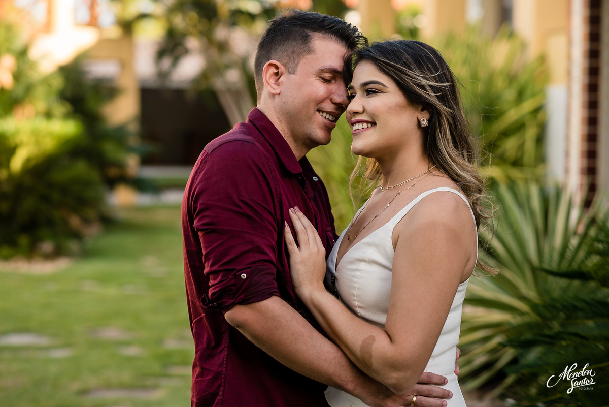 ensaio de casal na praia por fotografo em fortaleza