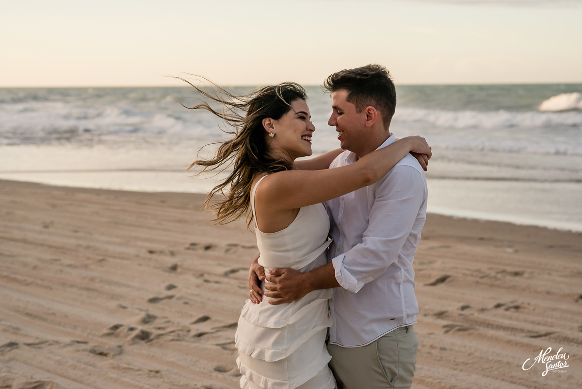 ensaio de casal na praia por fotografo em fortaleza