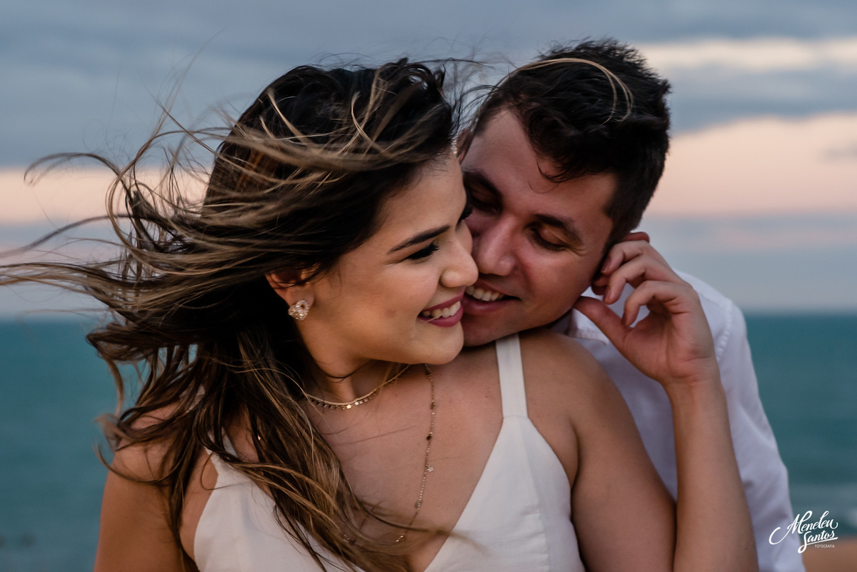ensaio de casal na praia por fotografo em fortaleza