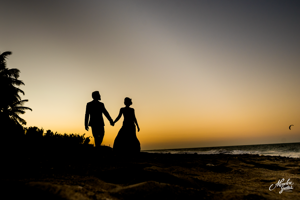 por do sol em casamento na praia no ceará
