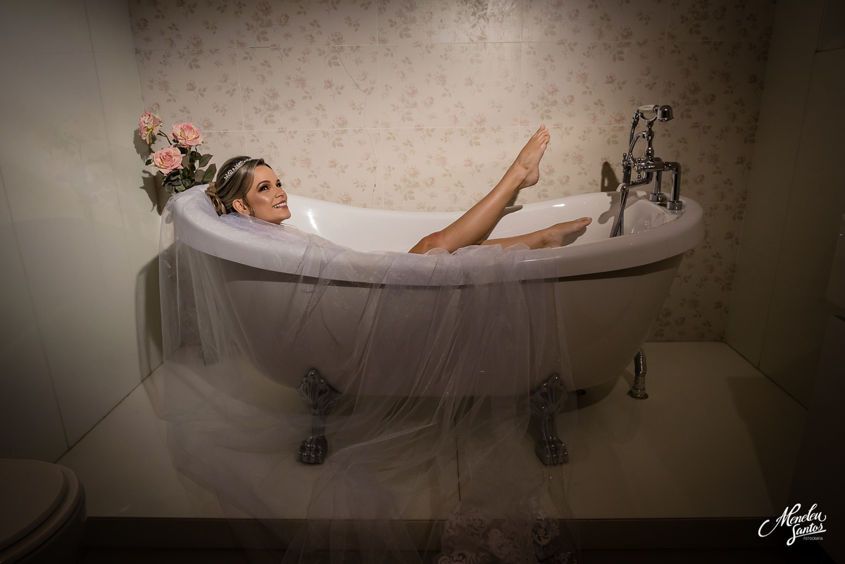  noiva na banheira no salão Cheiro Cheiroso