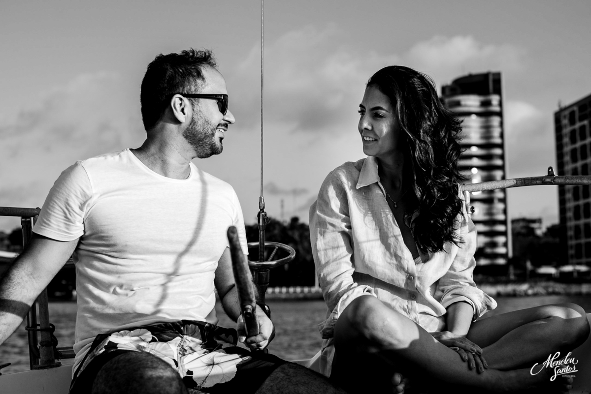 Ensaio pré casamento de casal velejando no iate Clube de Fortaleza-CE