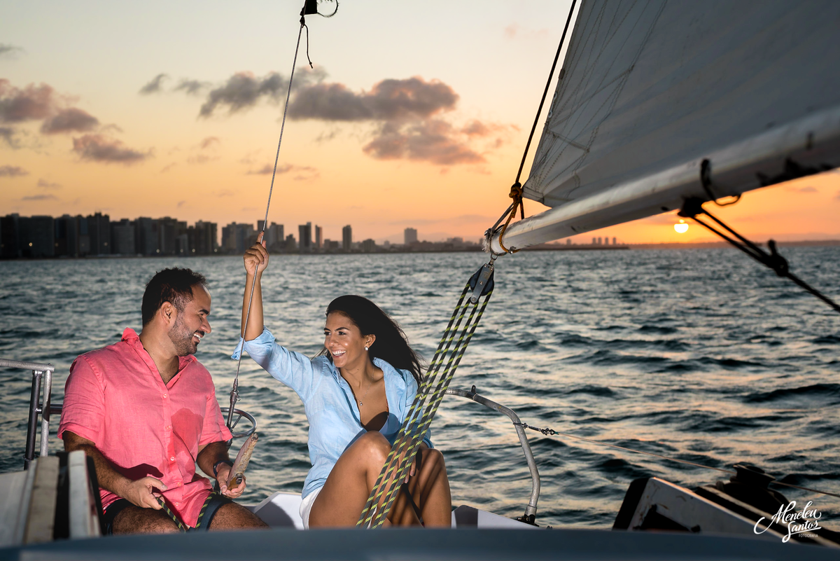 Ensaio pré casamento de casal velejando no iate Clube de Fortaleza-CE