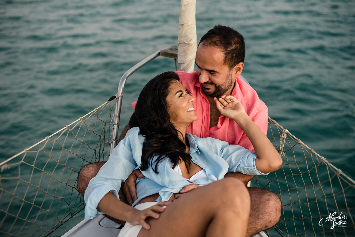 Ensaio pré casamento de casal velejando no iate Clube de Fortaleza-CE