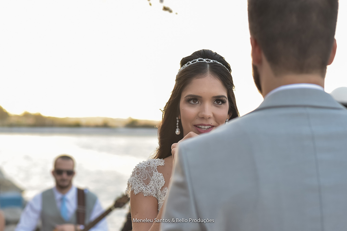 noiva e noivo em Casamento no Marina park hotel