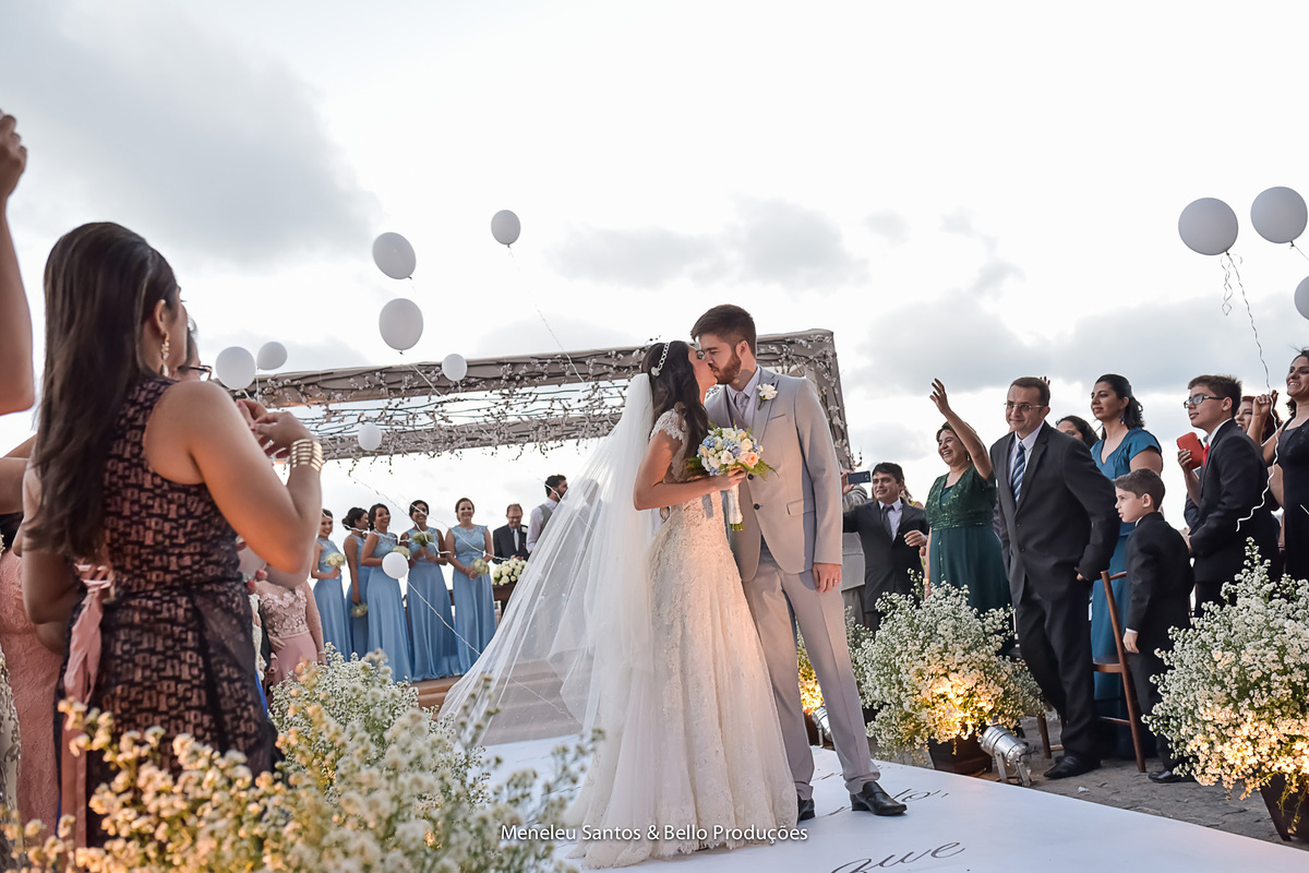 Saída dos Noivos em Casamento no Marina park hotel