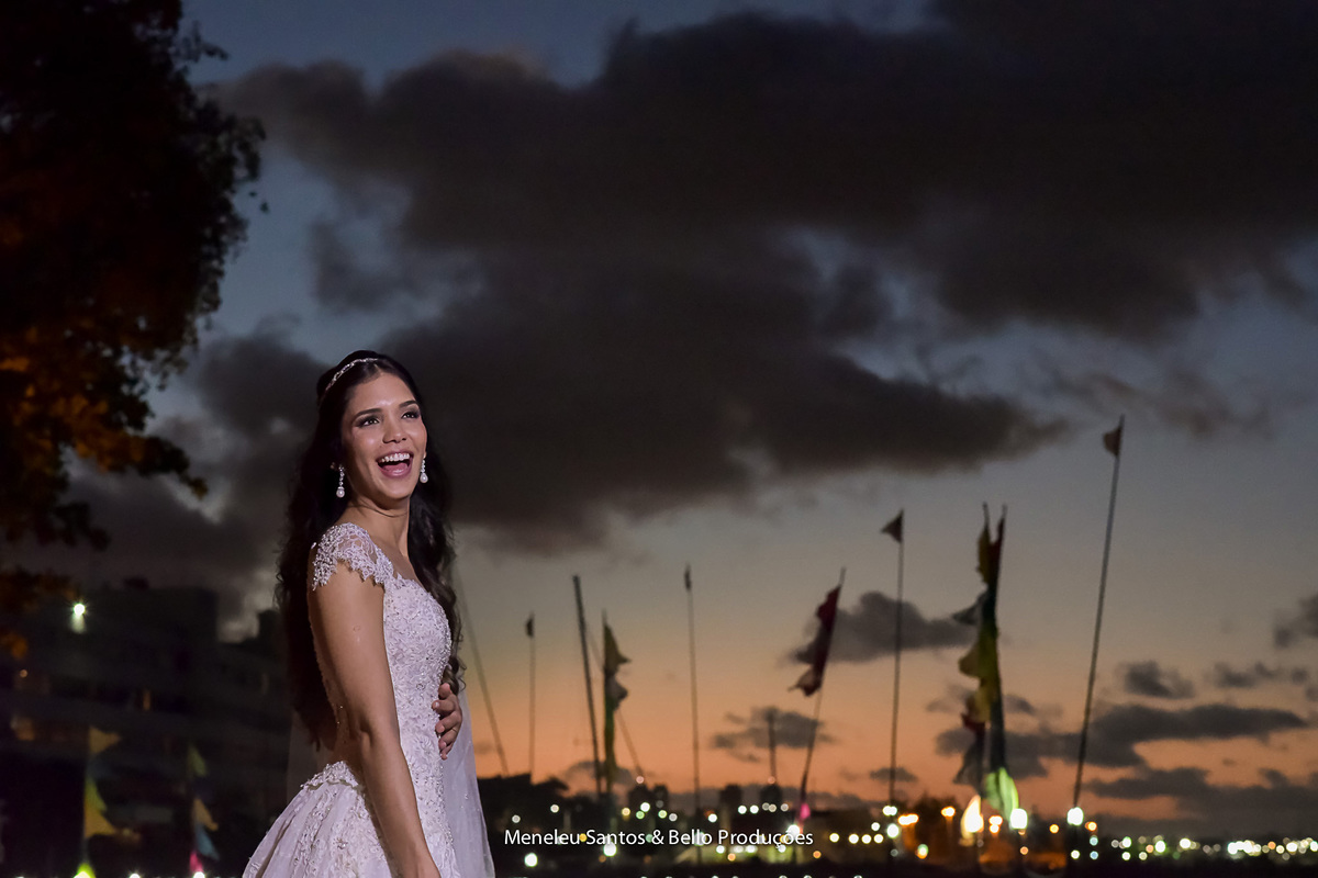 Noiva no por do sol em Casamento no Marina park hotel
