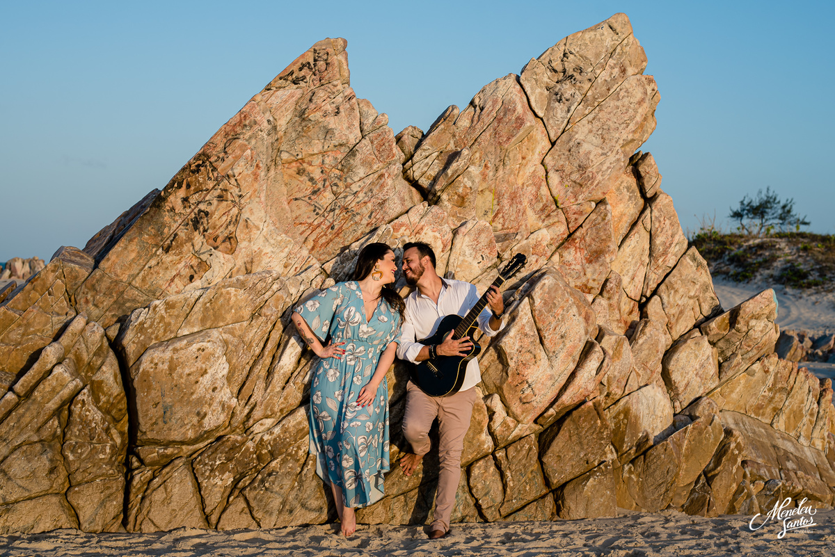 Ensaio de casal nas pedras do Barro preto ceara iguape