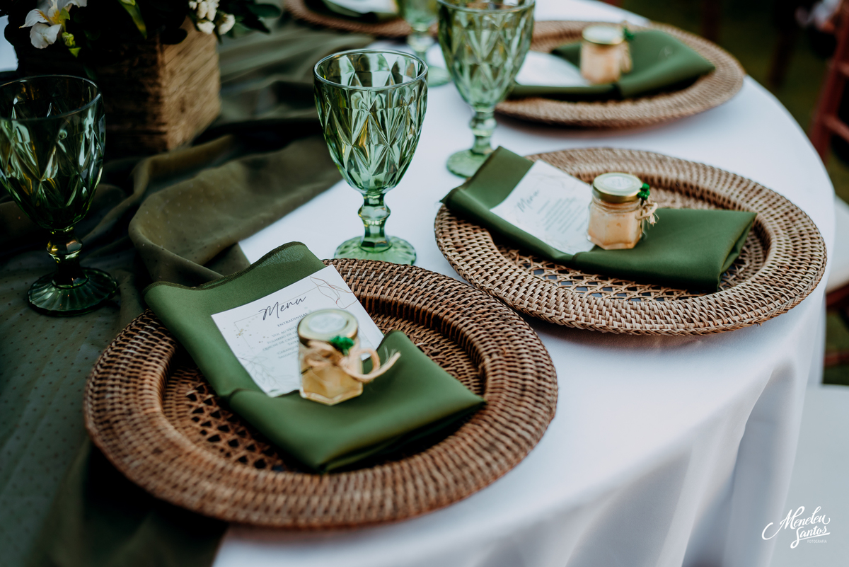 Decoração verde e branco em casamento no porto das dunas 