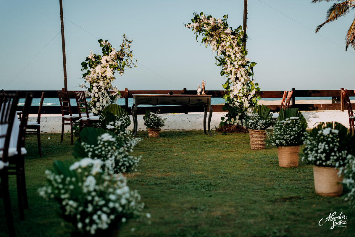 Decoração verde e branco em casamento no porto das dunas 