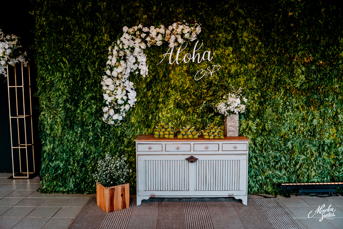 Decoração verde e branco em casamento no porto das dunas 