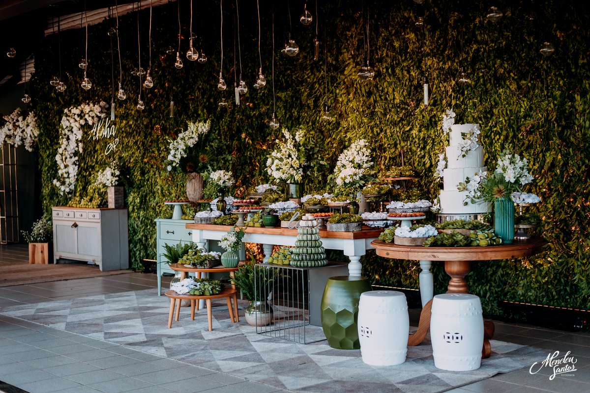 Decoração verde e branco em casamento no porto das dunas 