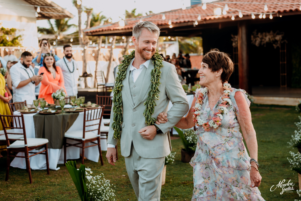 Noivo americano em casamento em fortaleza