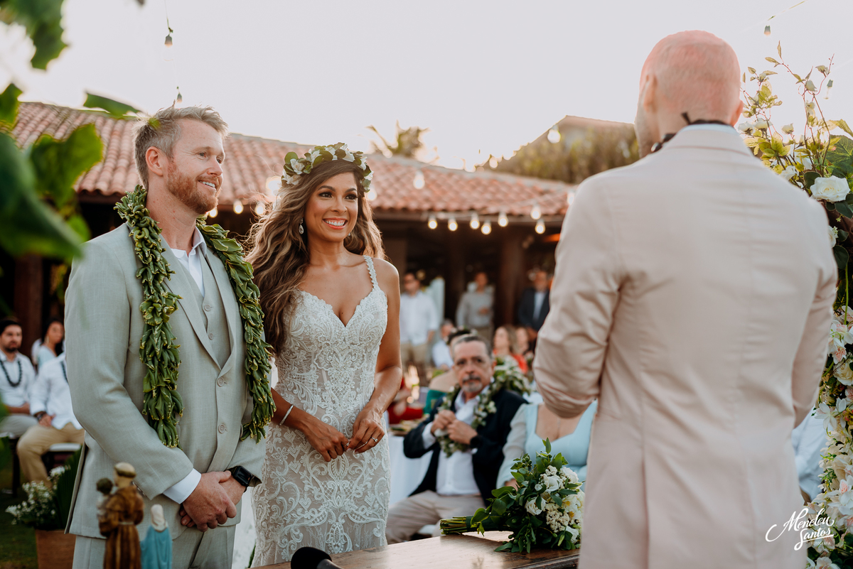 Noivo americano em casamento em fortaleza