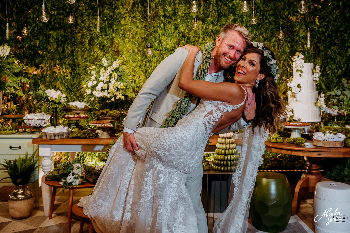 Noivo americano em casamento em fortaleza