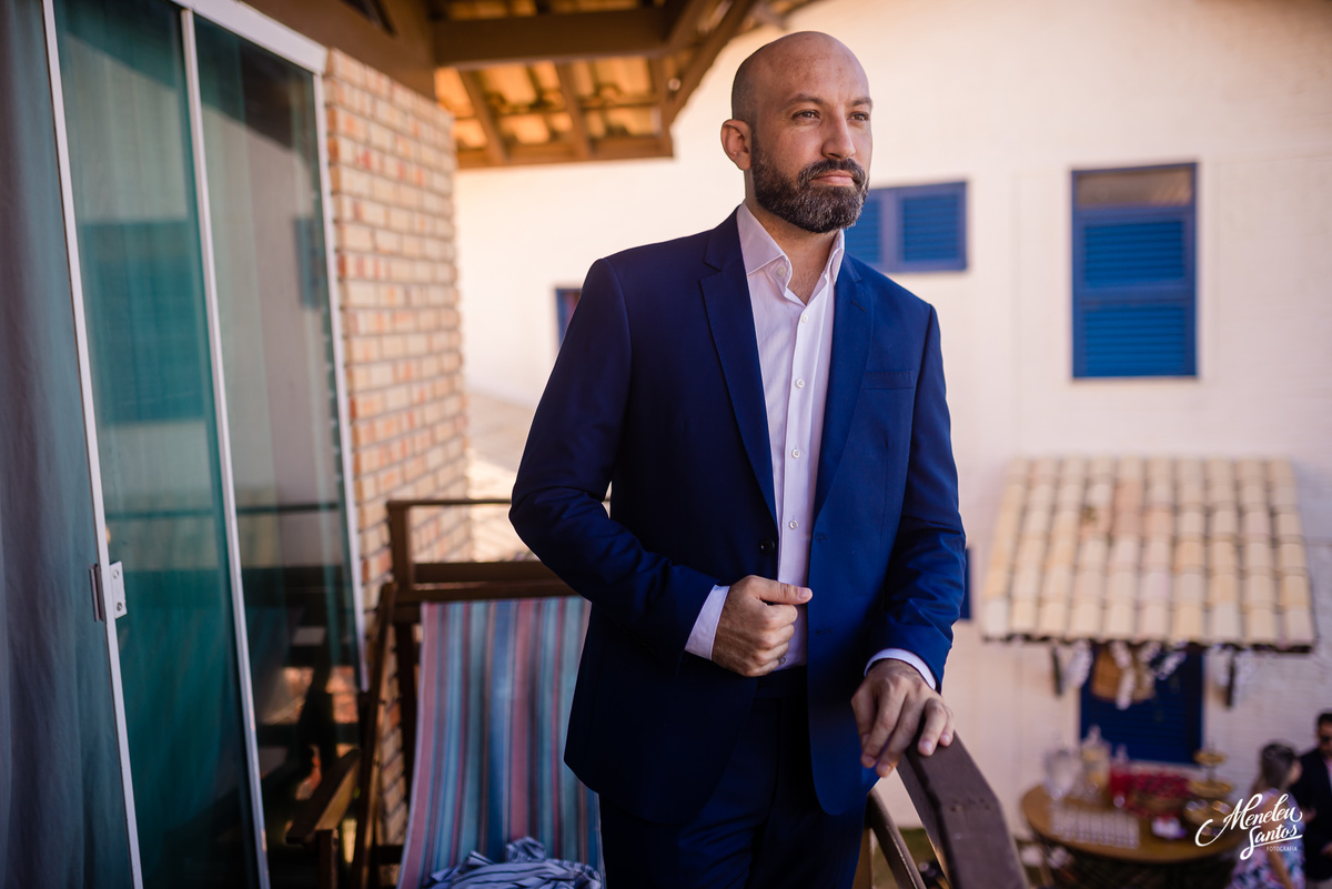 Noivo com Terno azul marinho