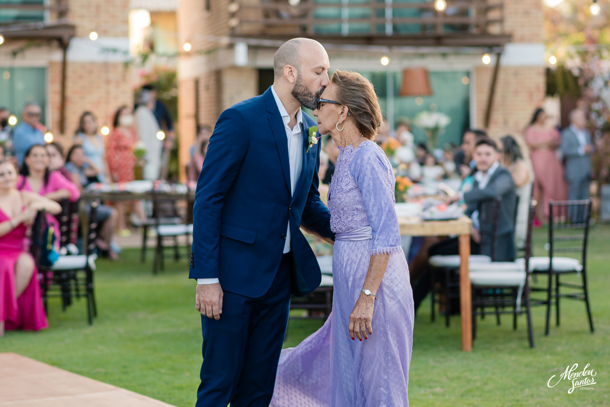 Noivo com Terno azul marinho